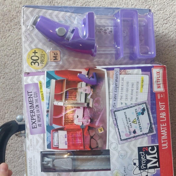 New Project Mc2 Ultimate Lab Kit with 15+ Experiments - Picture 2 of 9